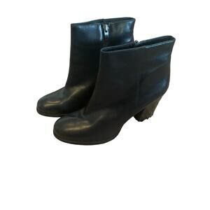 Via Spiga Black Leather  Side Zip 3.5 in. Heel Bootie Women's Size 9.5